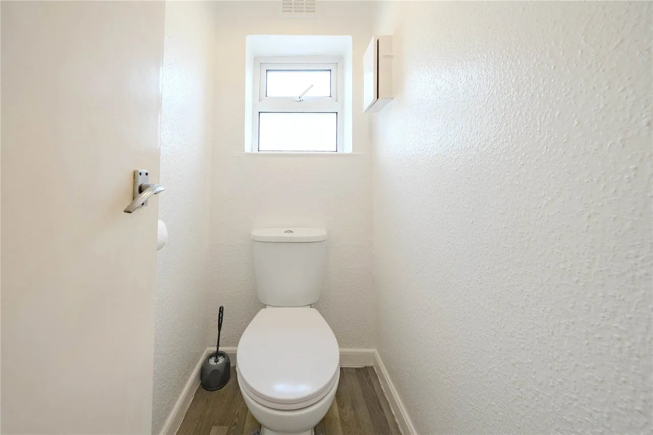 Carr Manor Crescent, Moortown, LS17, photo 12