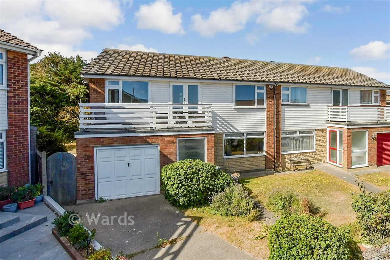 4 bed house for sale, Dolphin Close, Broadstairs, CT10