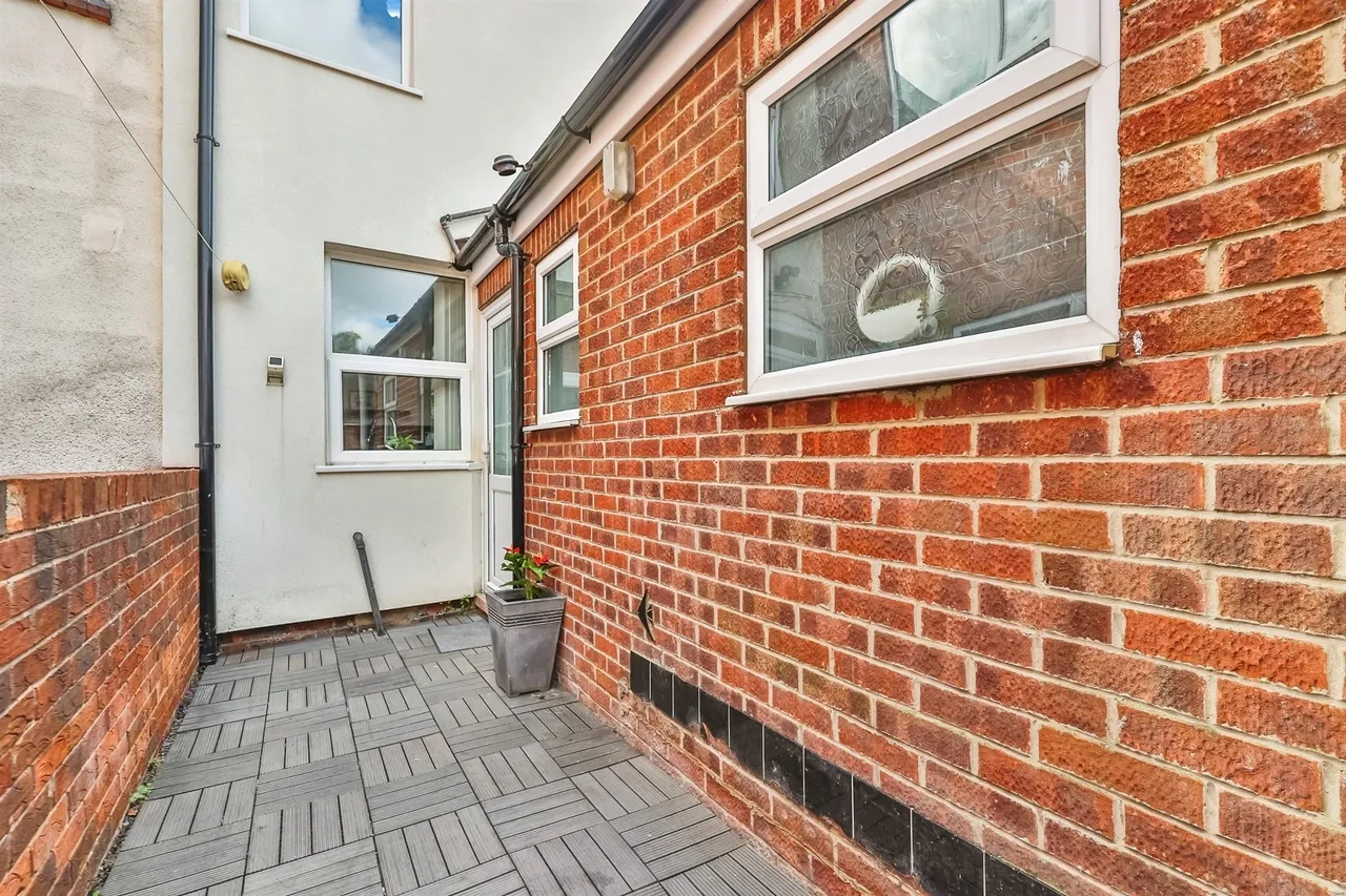 Queen Street, Hucknall, NG15, photo 16