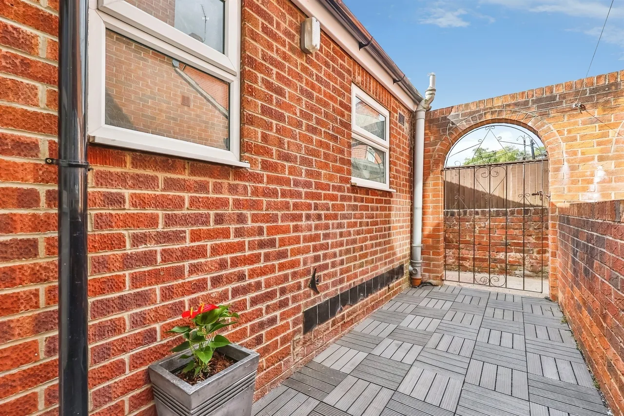 Queen Street, Hucknall, NG15, photo 13