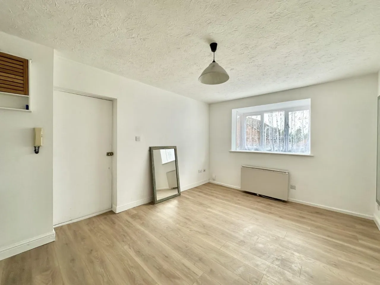 Willenhall Drive, Hayes, UB3 2UX, photo 4