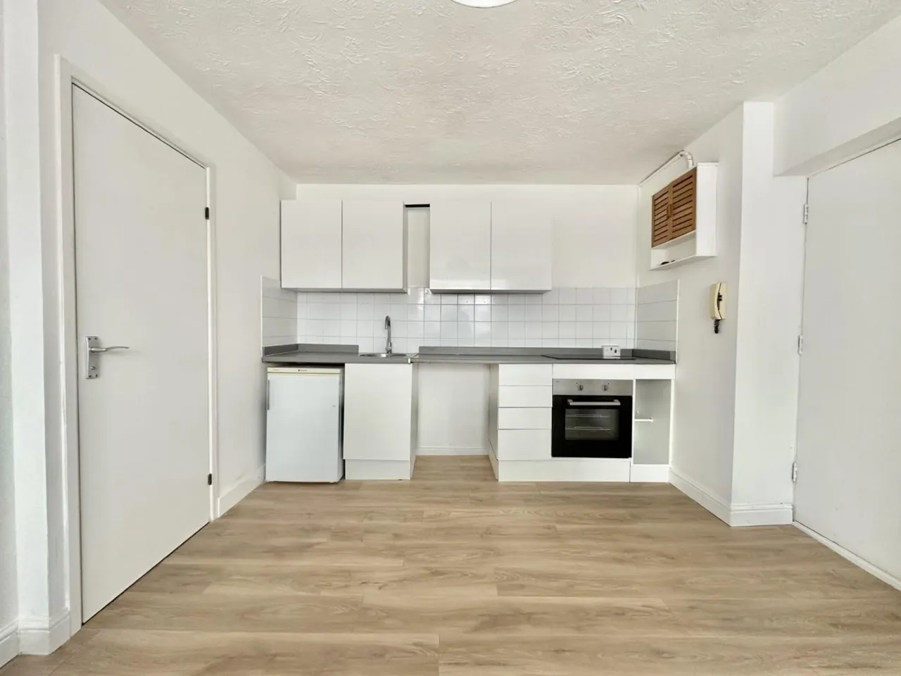 Willenhall Drive, Hayes, UB3 2UX, photo 8