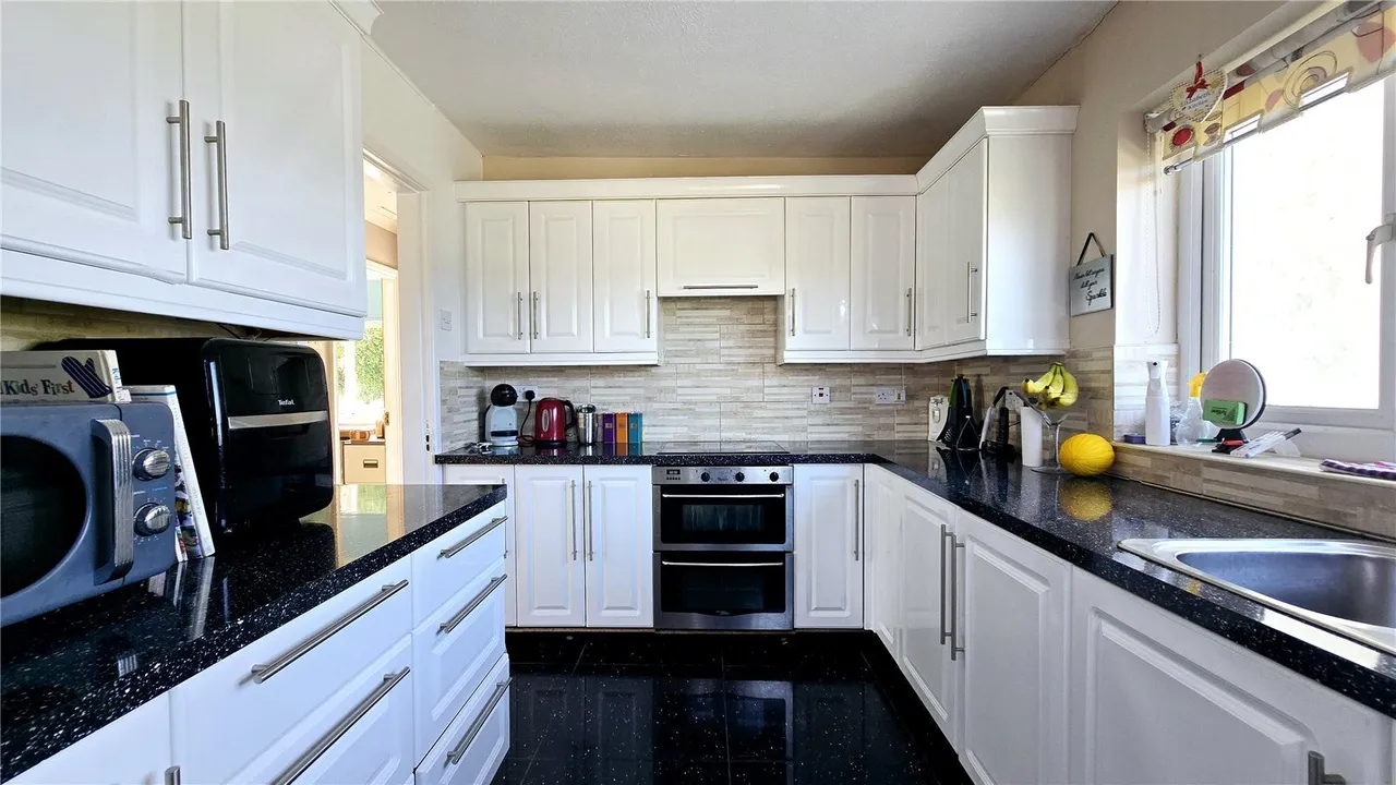 Cemaes Bay, LL67, photo 5