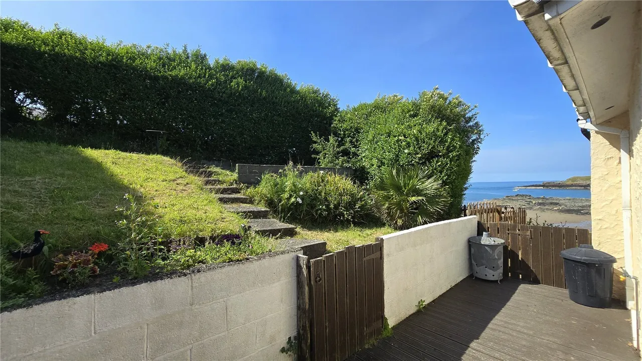 Cemaes Bay, LL67, photo 18