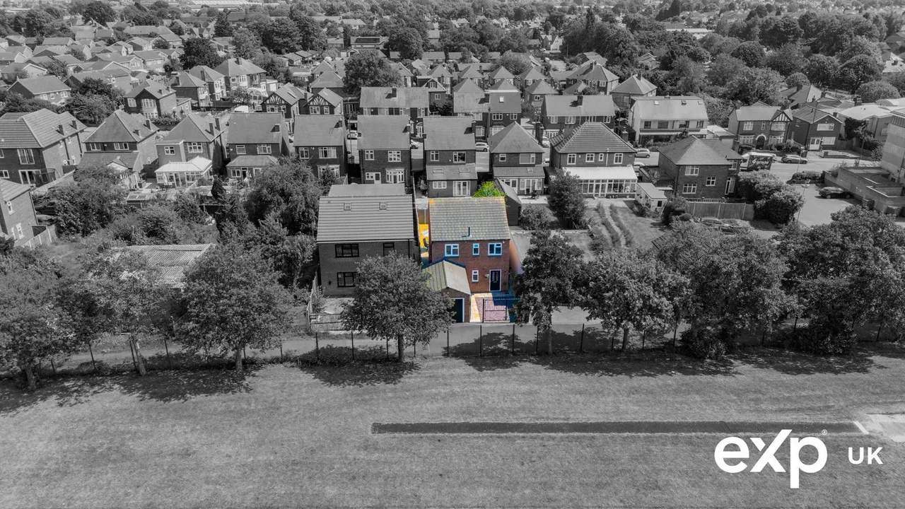 Old Bar Close, Nottingham, NG6, photo 32