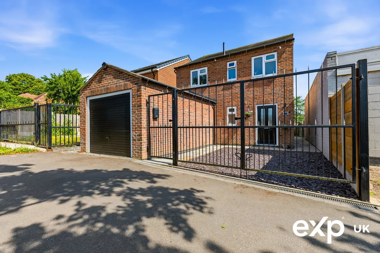 Old Bar Close, Nottingham, NG6, photo 34