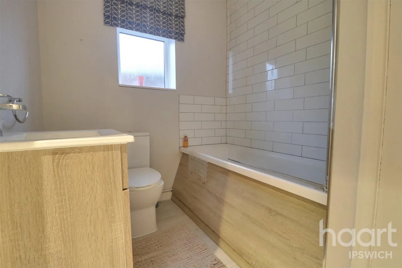 Edmonton Road, IP5, photo 7