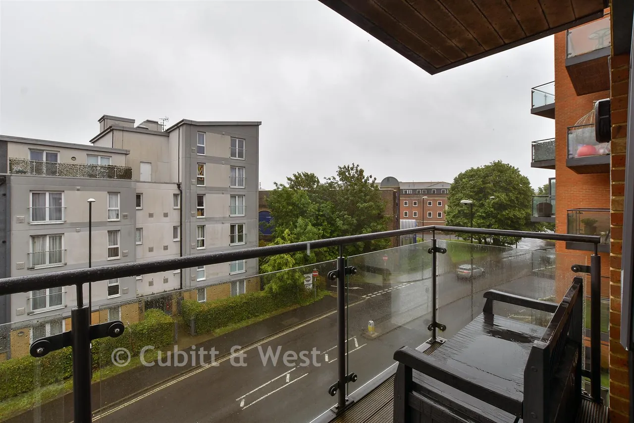 West Green Drive, West Green, RH11, photo 6