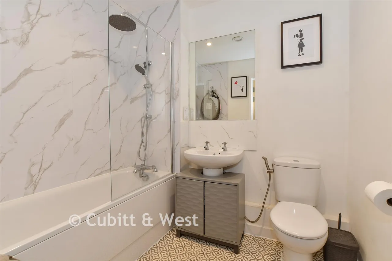 West Green Drive, West Green, RH11, photo 10