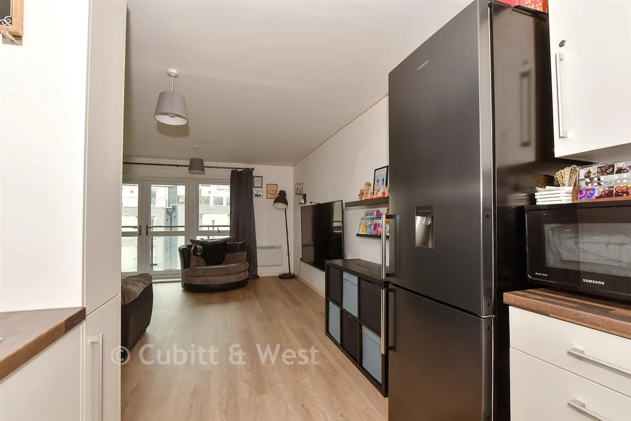 West Green Drive, West Green, RH11, photo 5