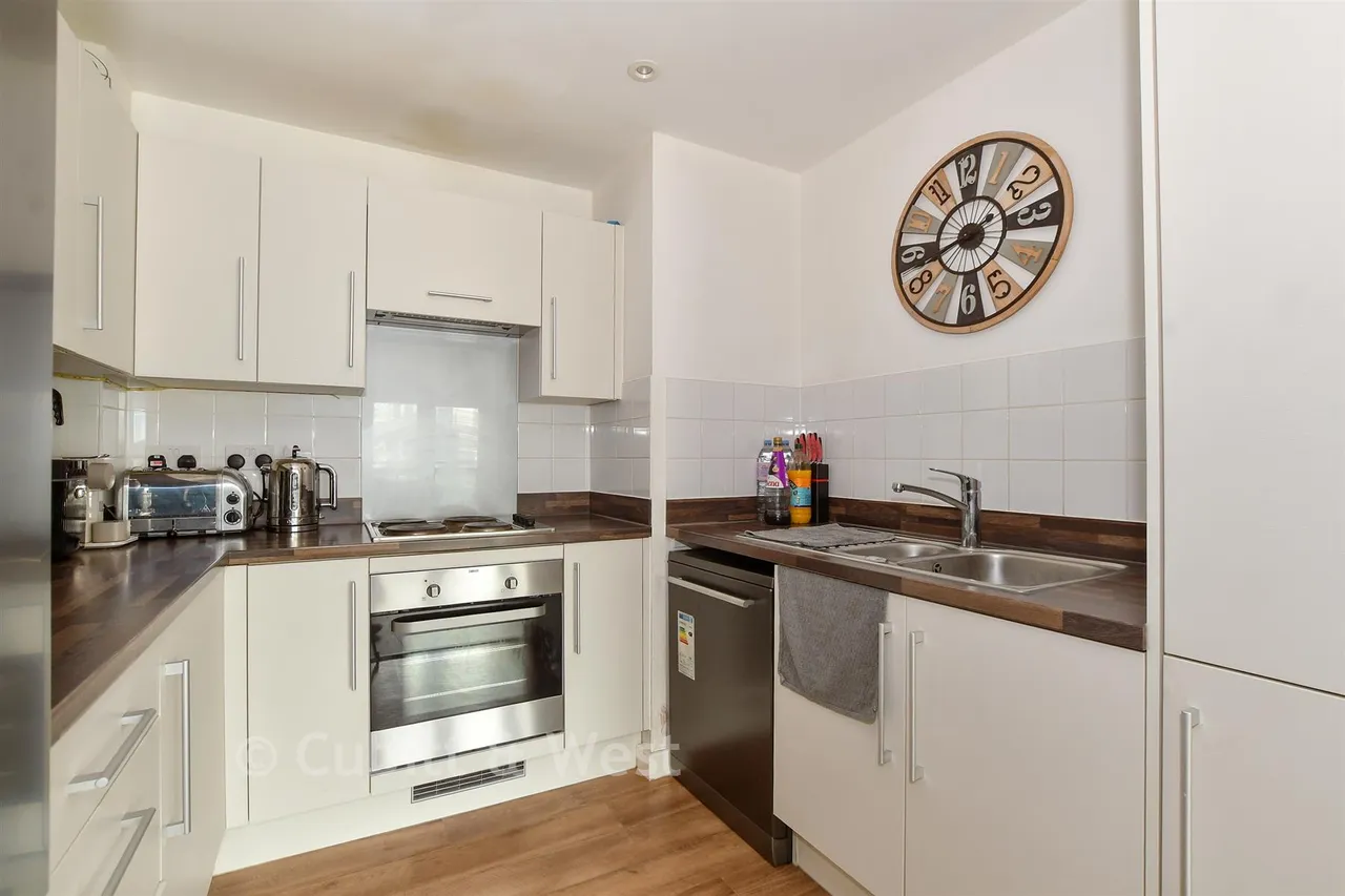 West Green Drive, West Green, RH11, photo 7