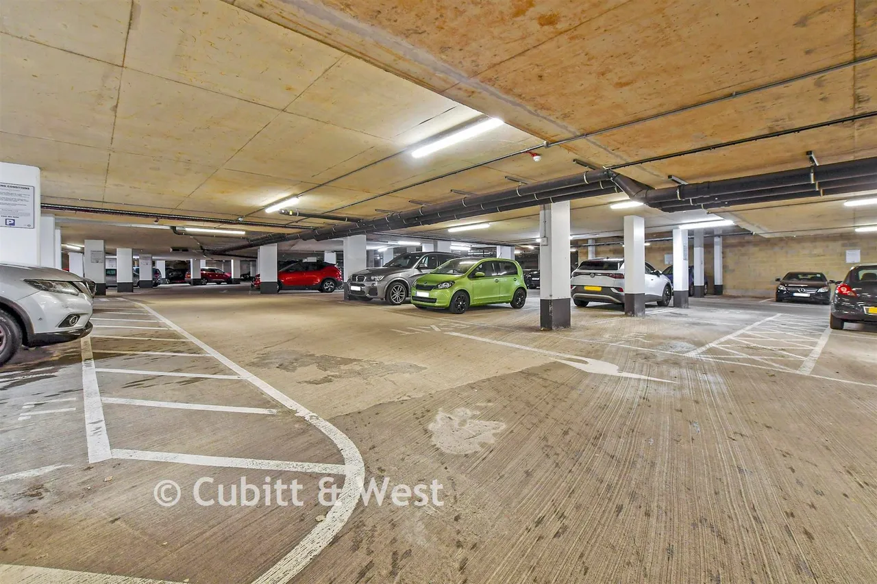 West Green Drive, West Green, RH11, photo 14