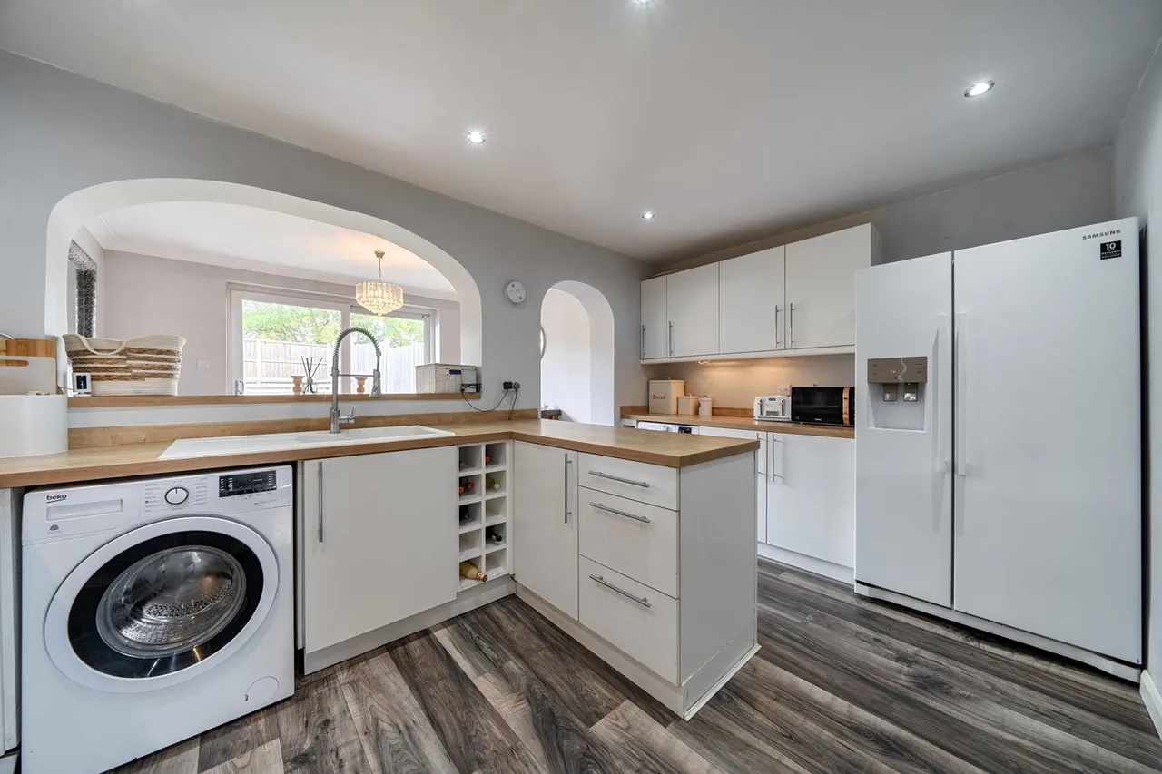 2 bed house for sale — The Spires, ME2