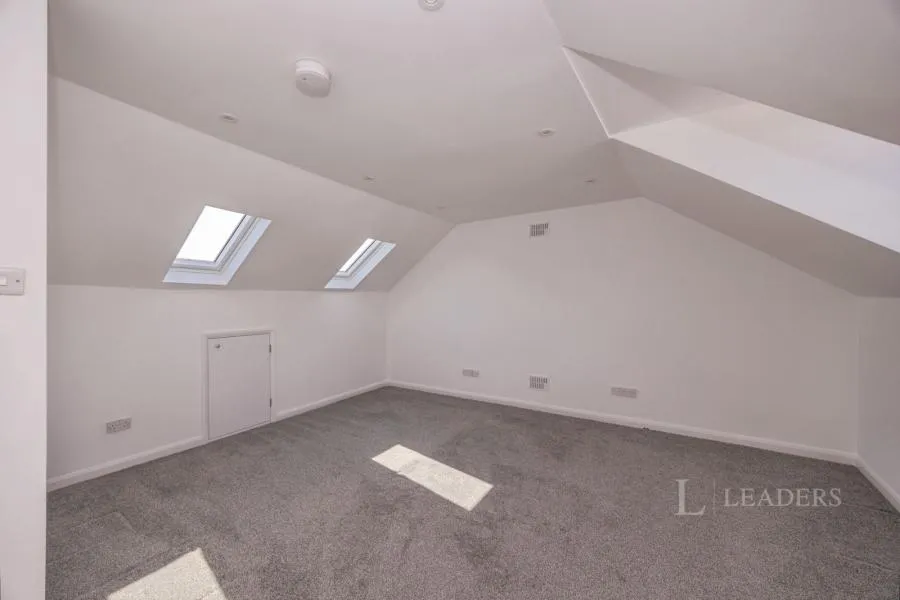 2 bed flat to rent, London Road, Portsmouth, PO2