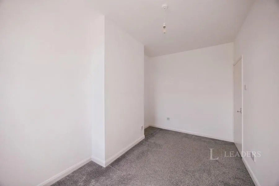 London Road, Portsmouth, PO2, photo 8