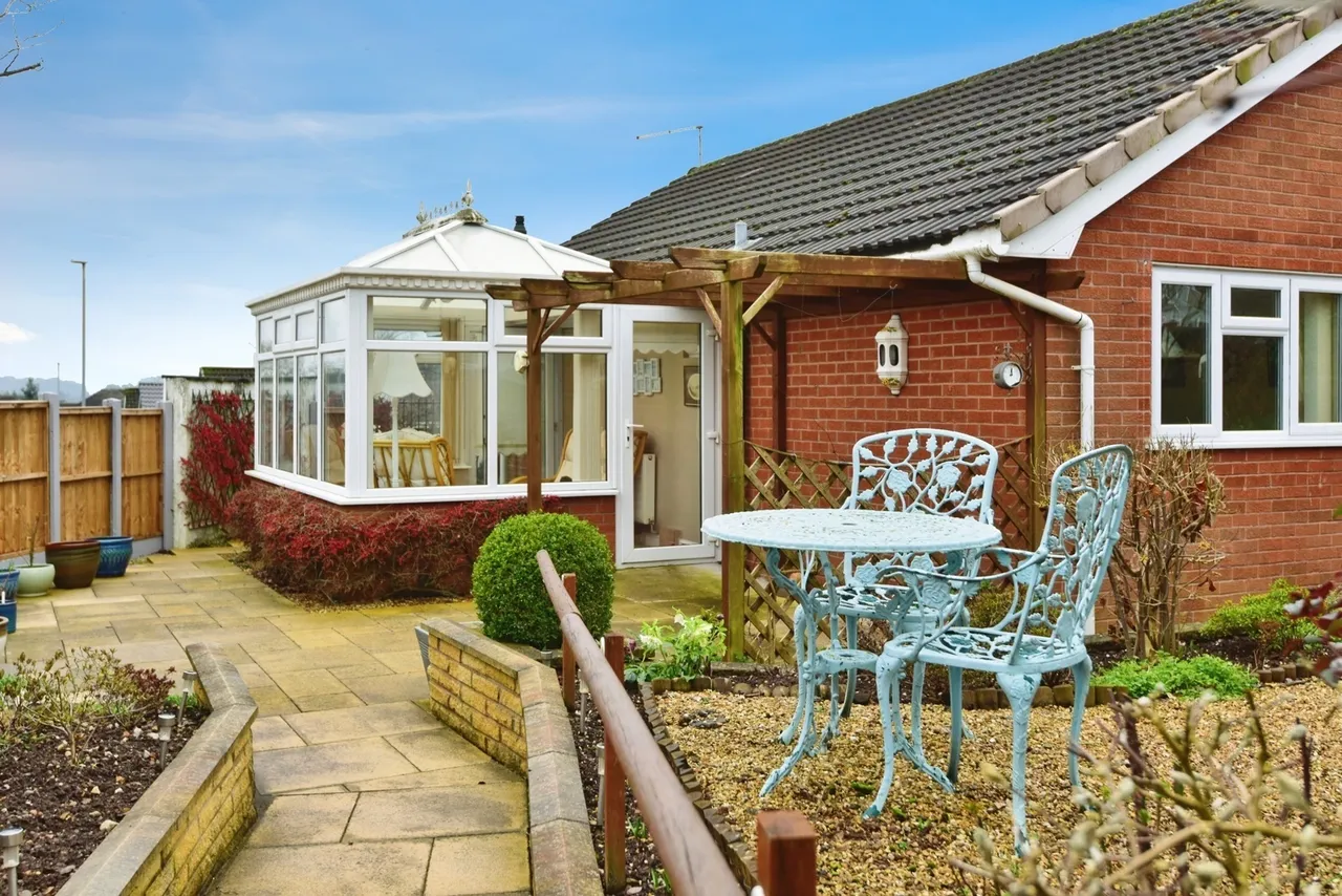 Copeland Avenue, Newcastle, Staffordshire, ST5, photo 13