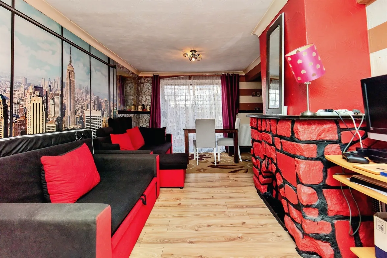 Rubens Walk, Corby, NN18, photo 2