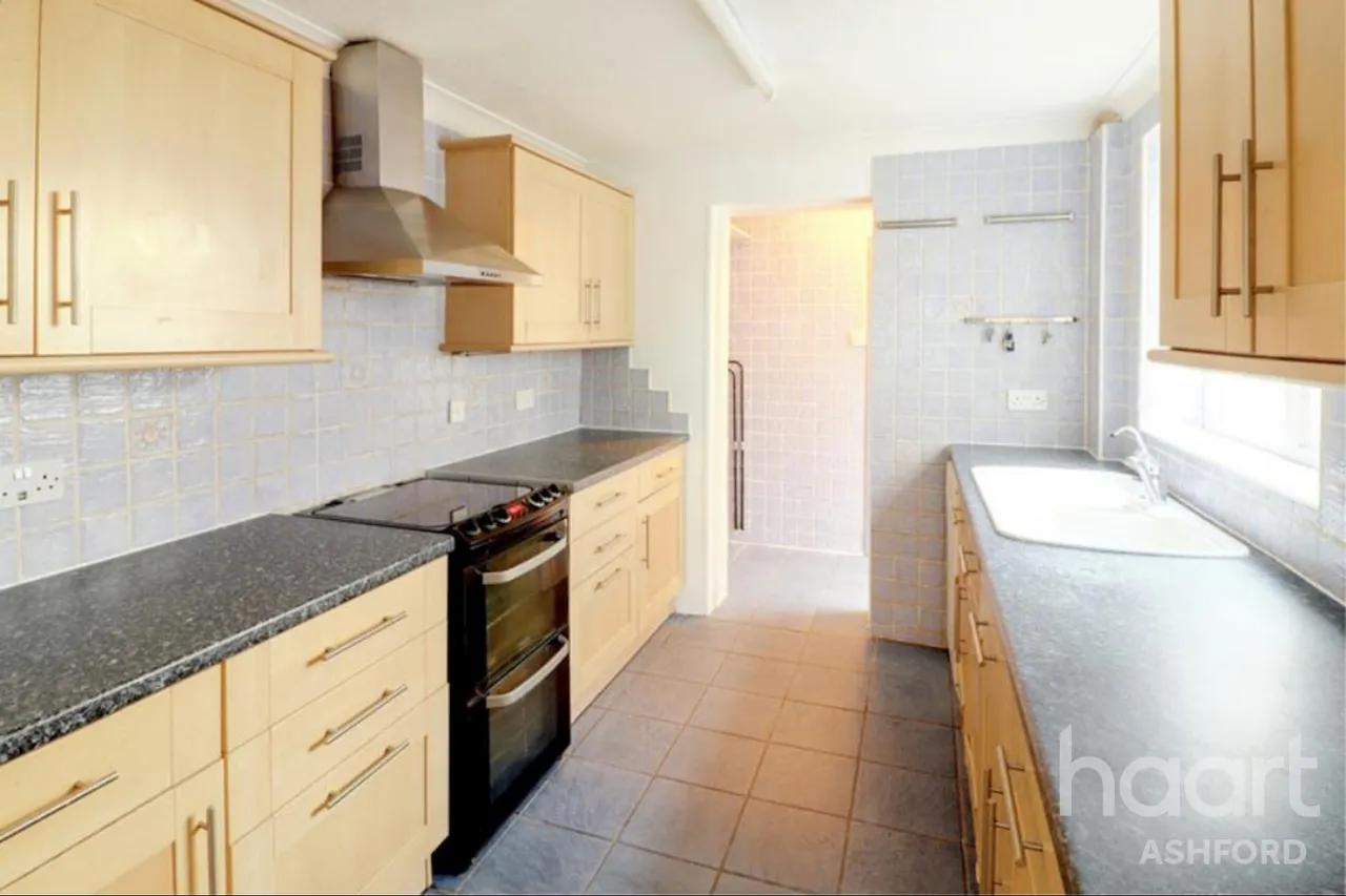 Cudworth Road, TN24, photo 4