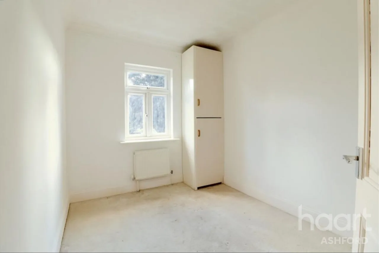 Cudworth Road, TN24, photo 7