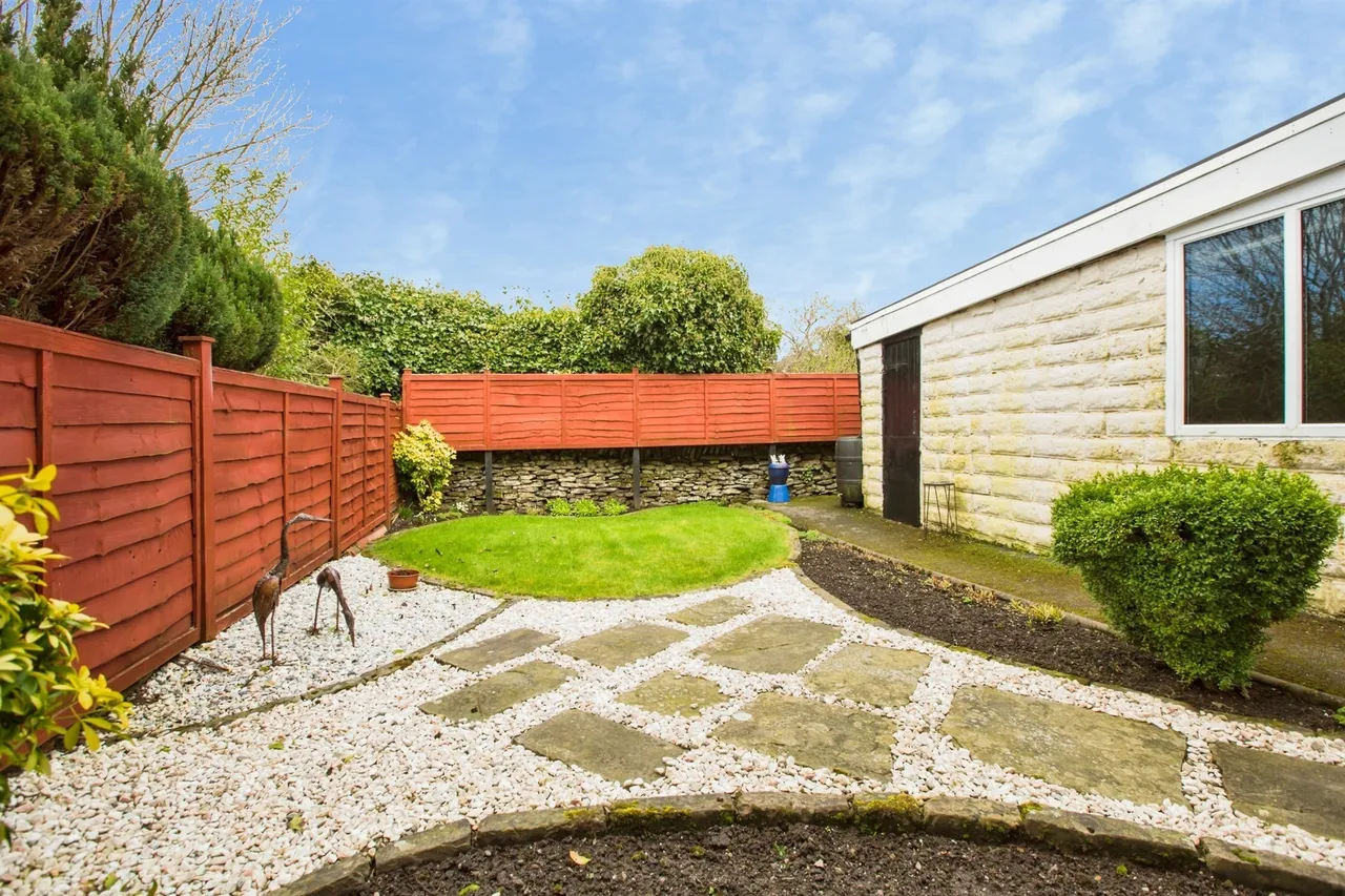 Illingworth Drive, Halifax, photo 10