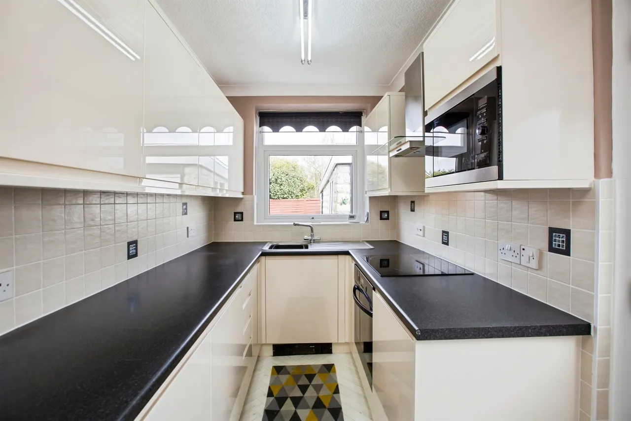 Illingworth Drive, Halifax, photo 11