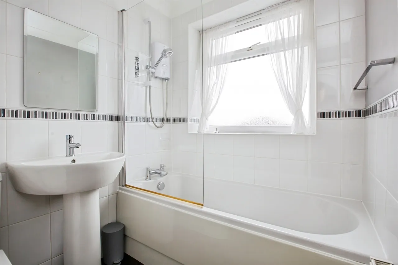 Illingworth Drive, Halifax, photo 5