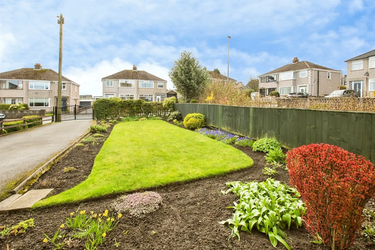 Illingworth Drive, Halifax, photo 9