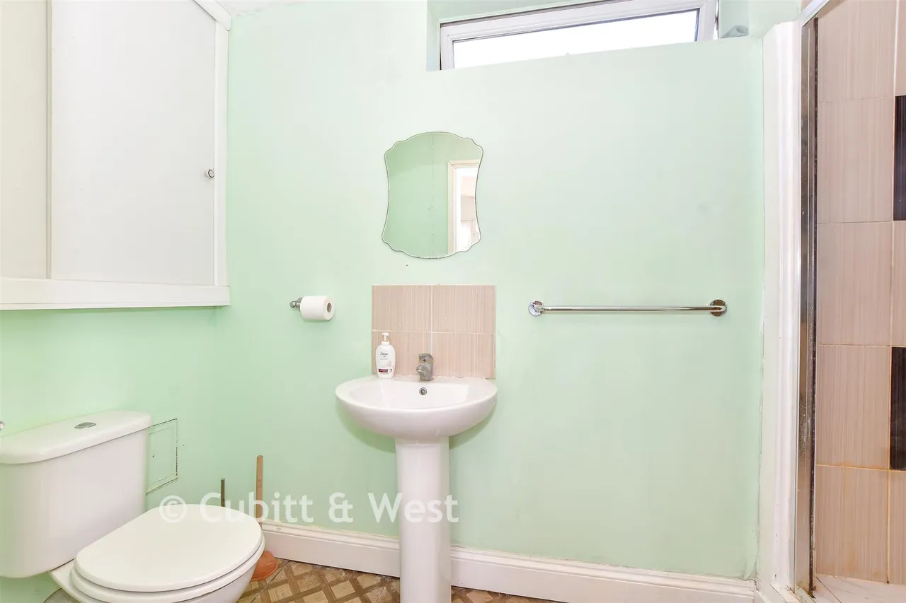 Third Avenue, Portsmouth, PO6, photo 12