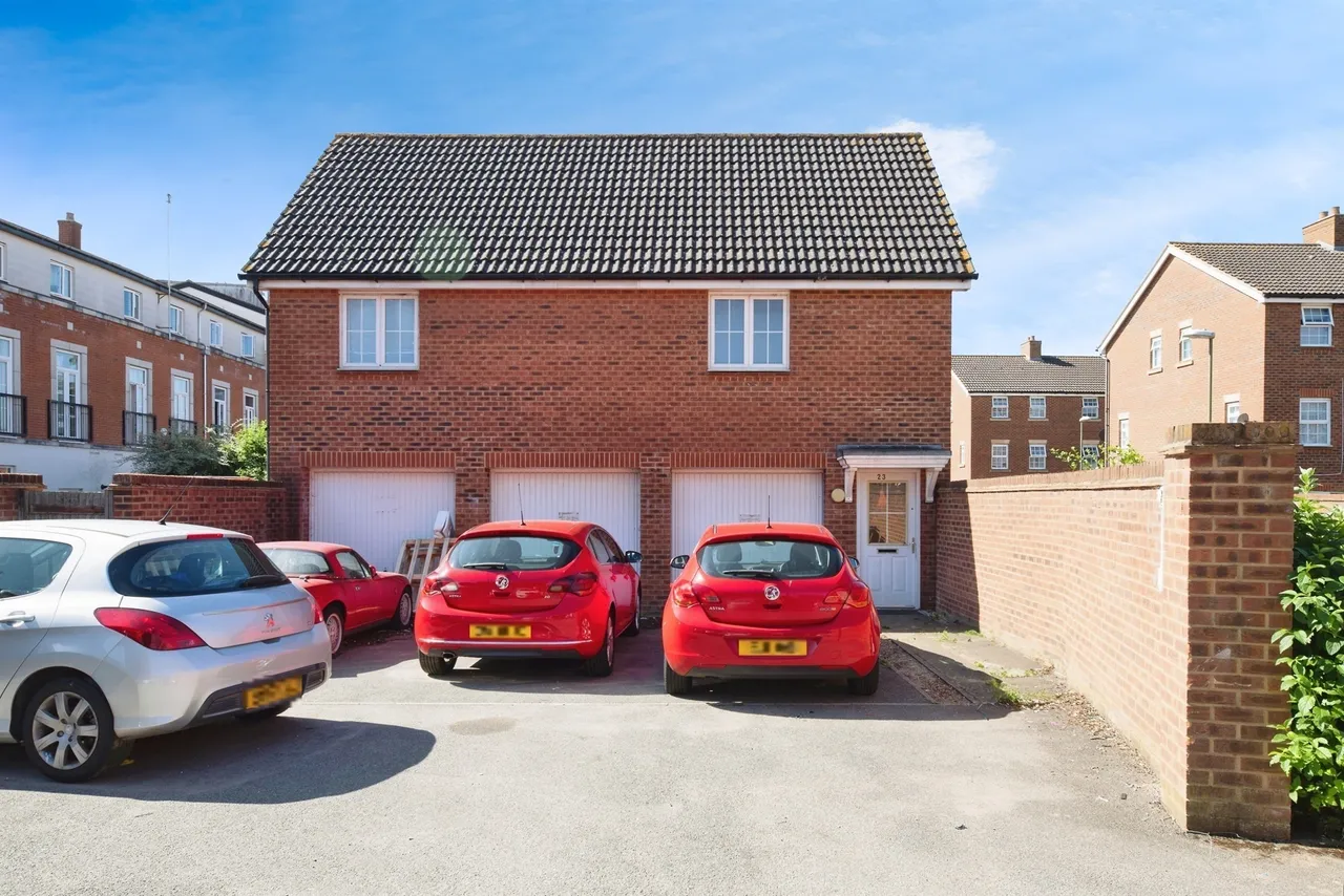 3 bed property for sale — Errington Close, Hatfield