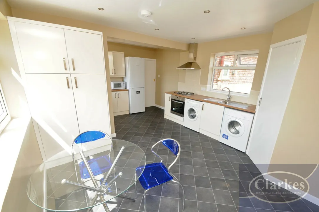 Heathfield Avenue, Wallisdown, photo 4