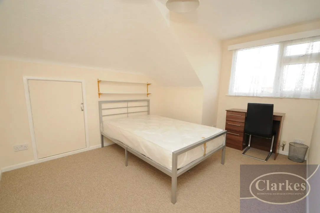 Heathfield Avenue, Wallisdown, photo 11