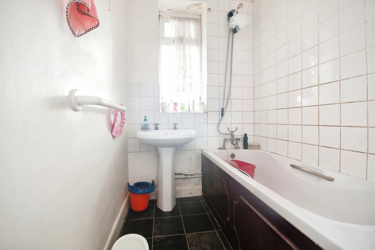 Wimborne Road, Bournemouth, photo 7