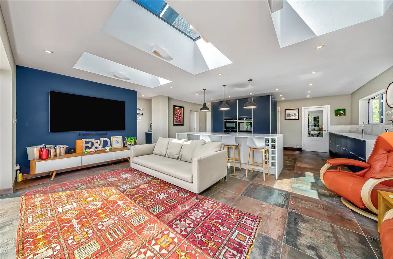 A beautifully extended family home with a spectacular kitchen and family room, private garden and countryside views, photo 2