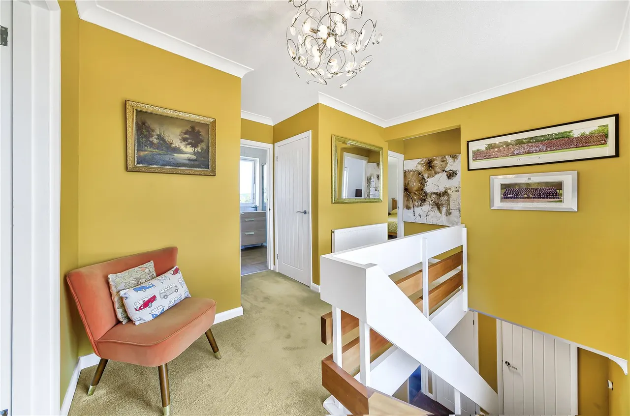 A beautifully extended family home with a spectacular kitchen and family room, private garden and countryside views, photo 25