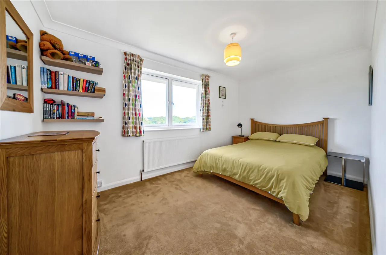 A beautifully extended family home with a spectacular kitchen and family room, private garden and countryside views, photo 27