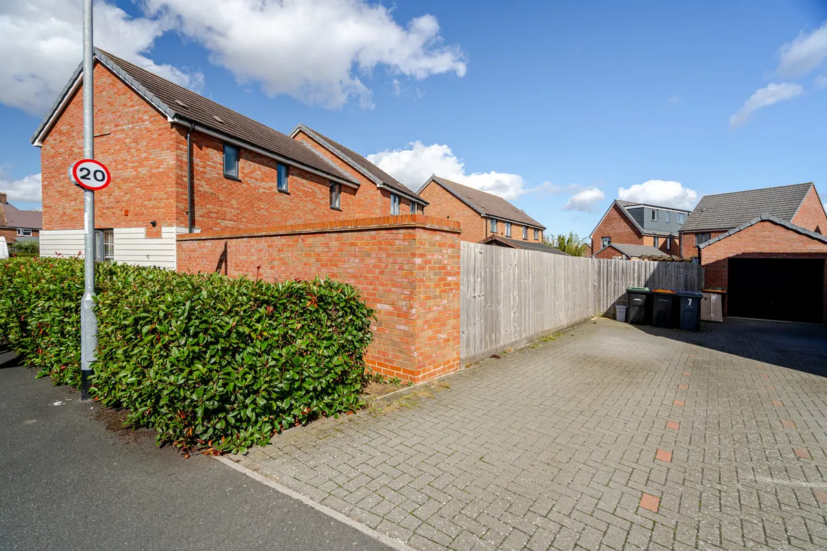 Bedford, MK43, photo 20