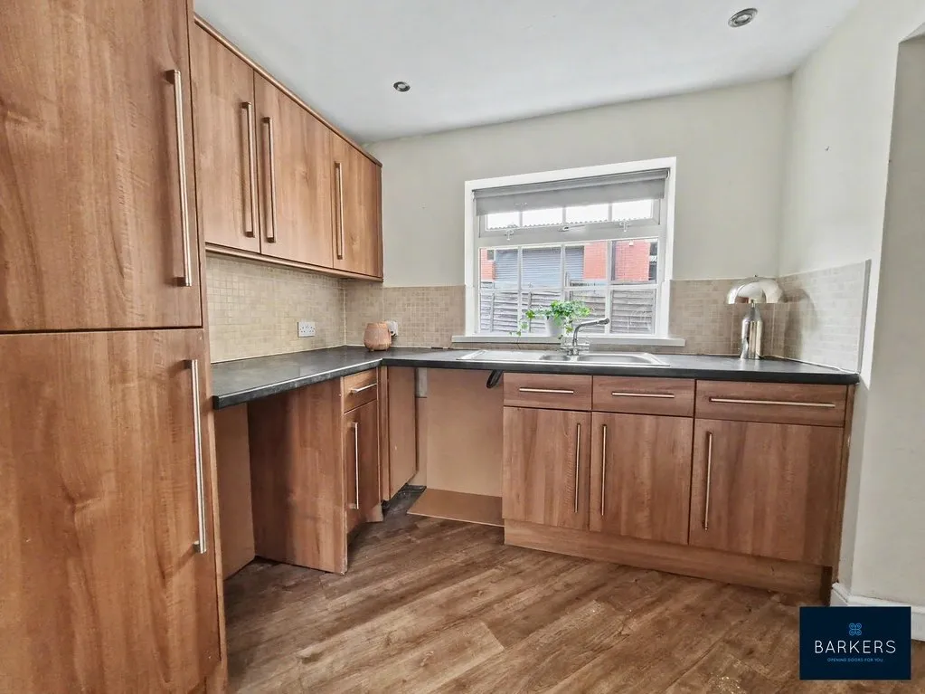 Elizabeth Avenue Wyke, Bradford BD12 8NF, photo 8
