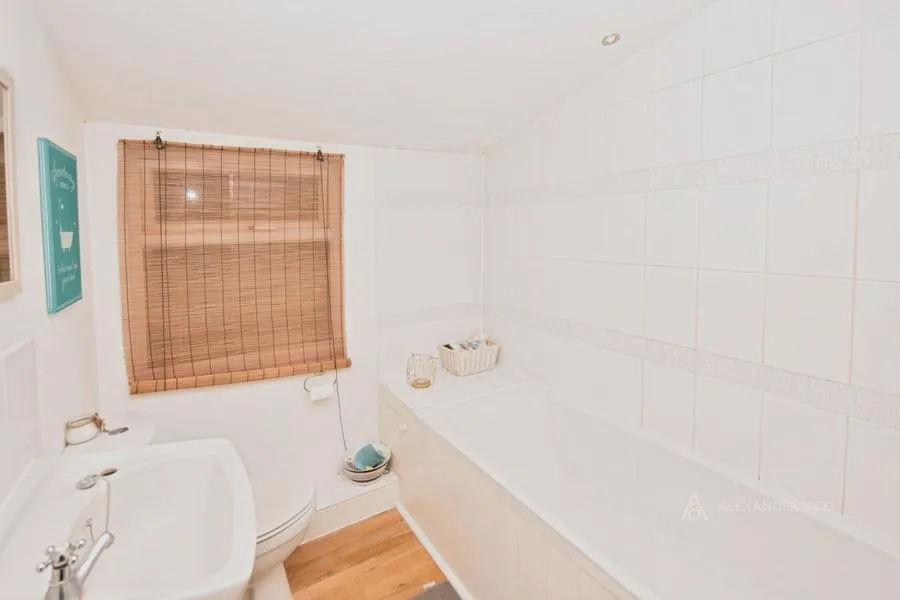 Rothschild Road, Wing, LU7, photo 13