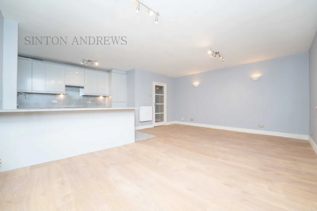 2 bed flat to rent, Castlebar Park, Ealing