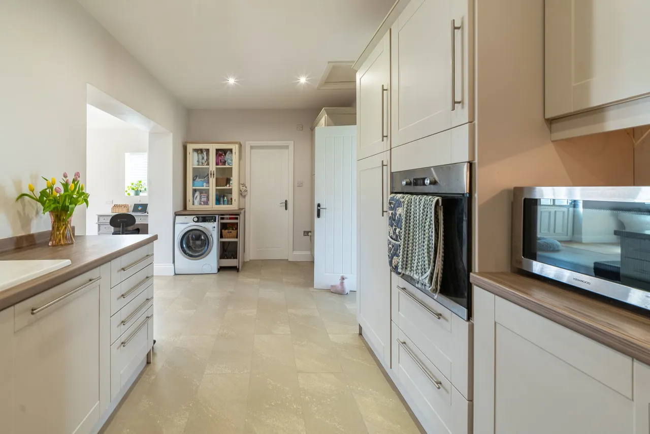 Church Lane, Holton-le-Clay, Grimsby, DN36 5AQ, photo 5