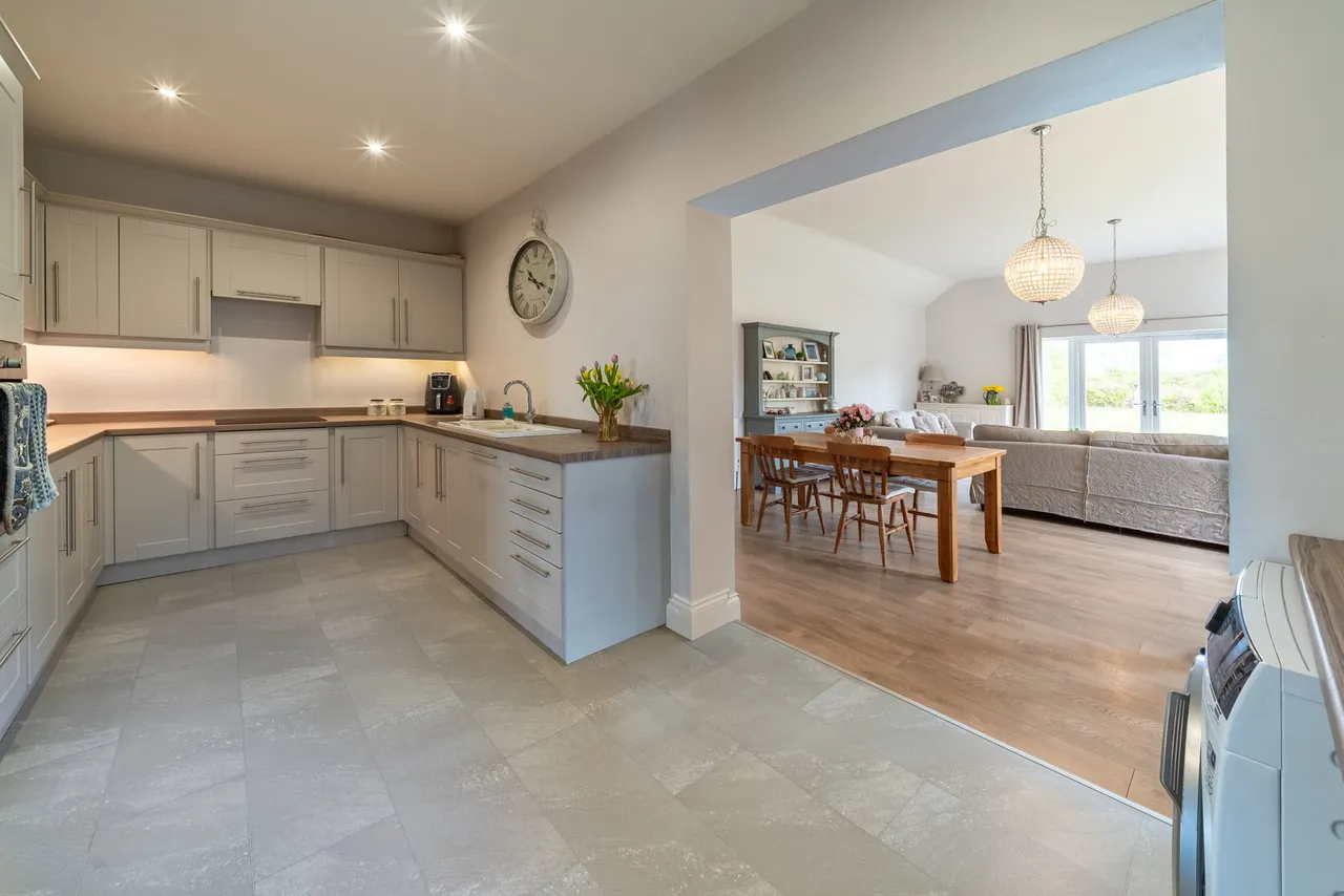 Church Lane, Holton-le-Clay, Grimsby, DN36 5AQ, photo 7