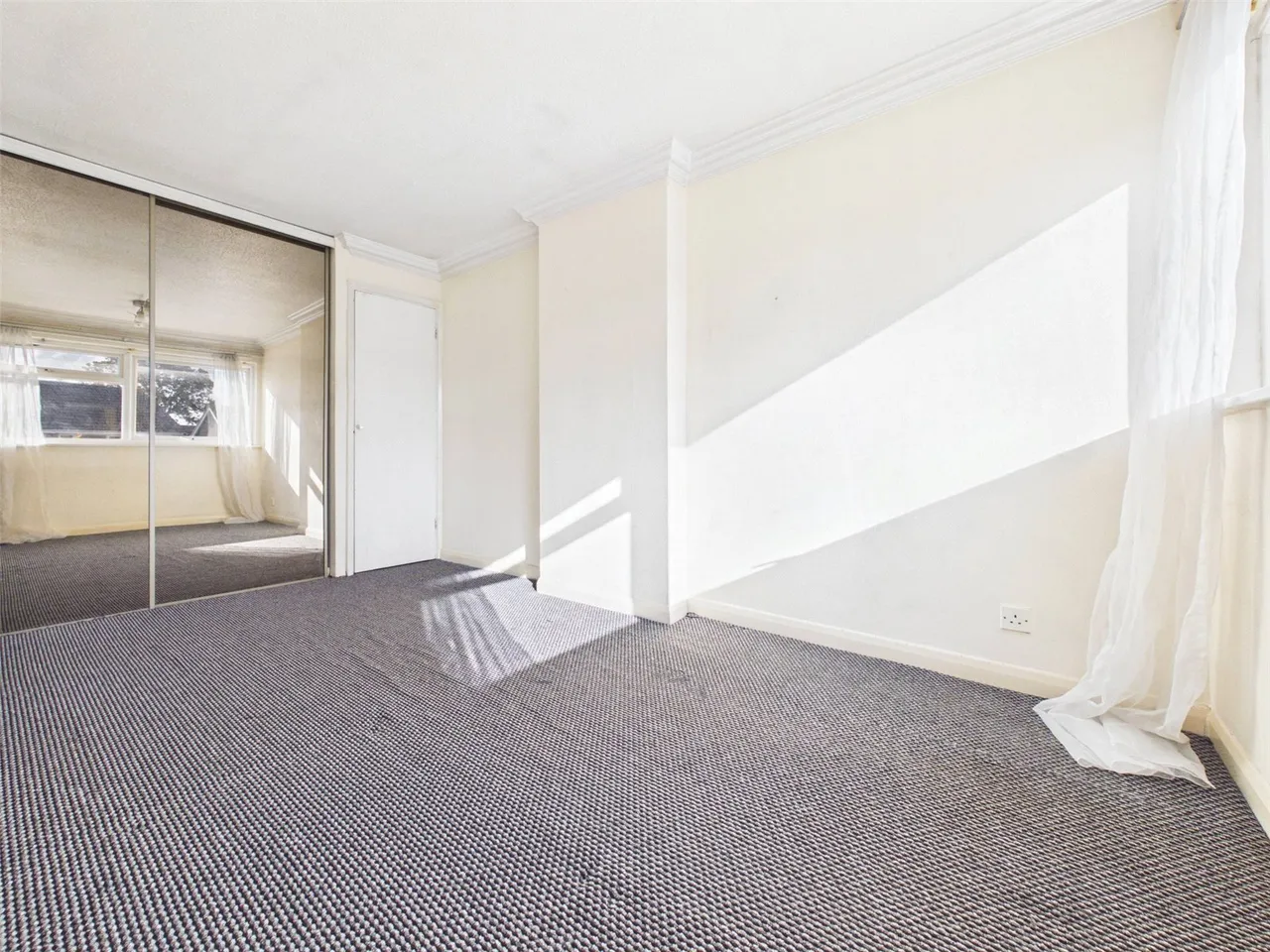 Rectory Grove, Hampton, TW12, photo 9