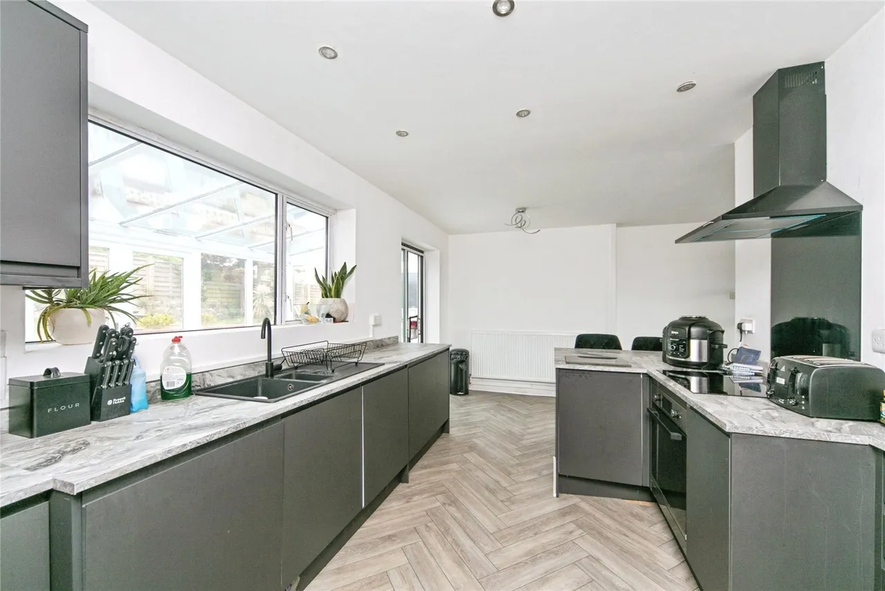 Bay View Road, Benllech, LL74, photo 6