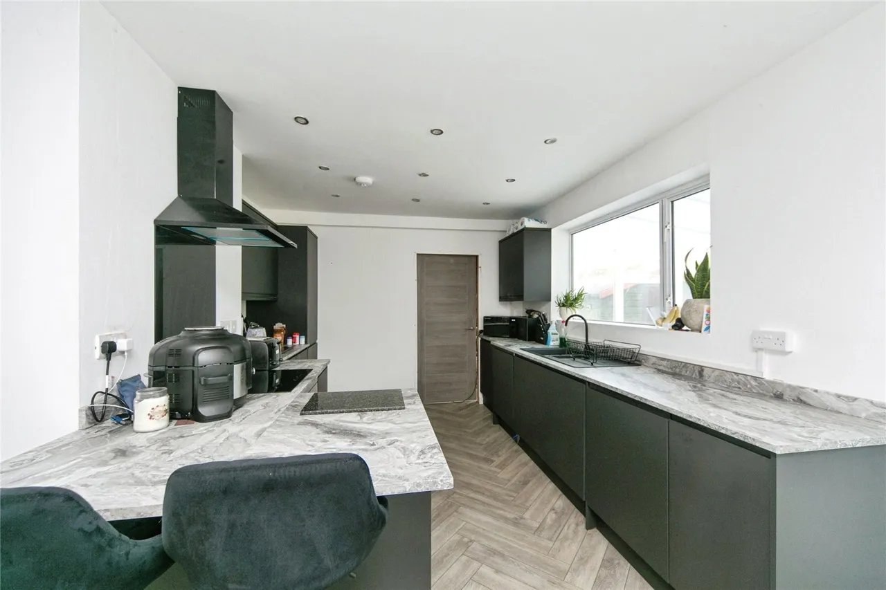 Bay View Road, Benllech, LL74, photo 4