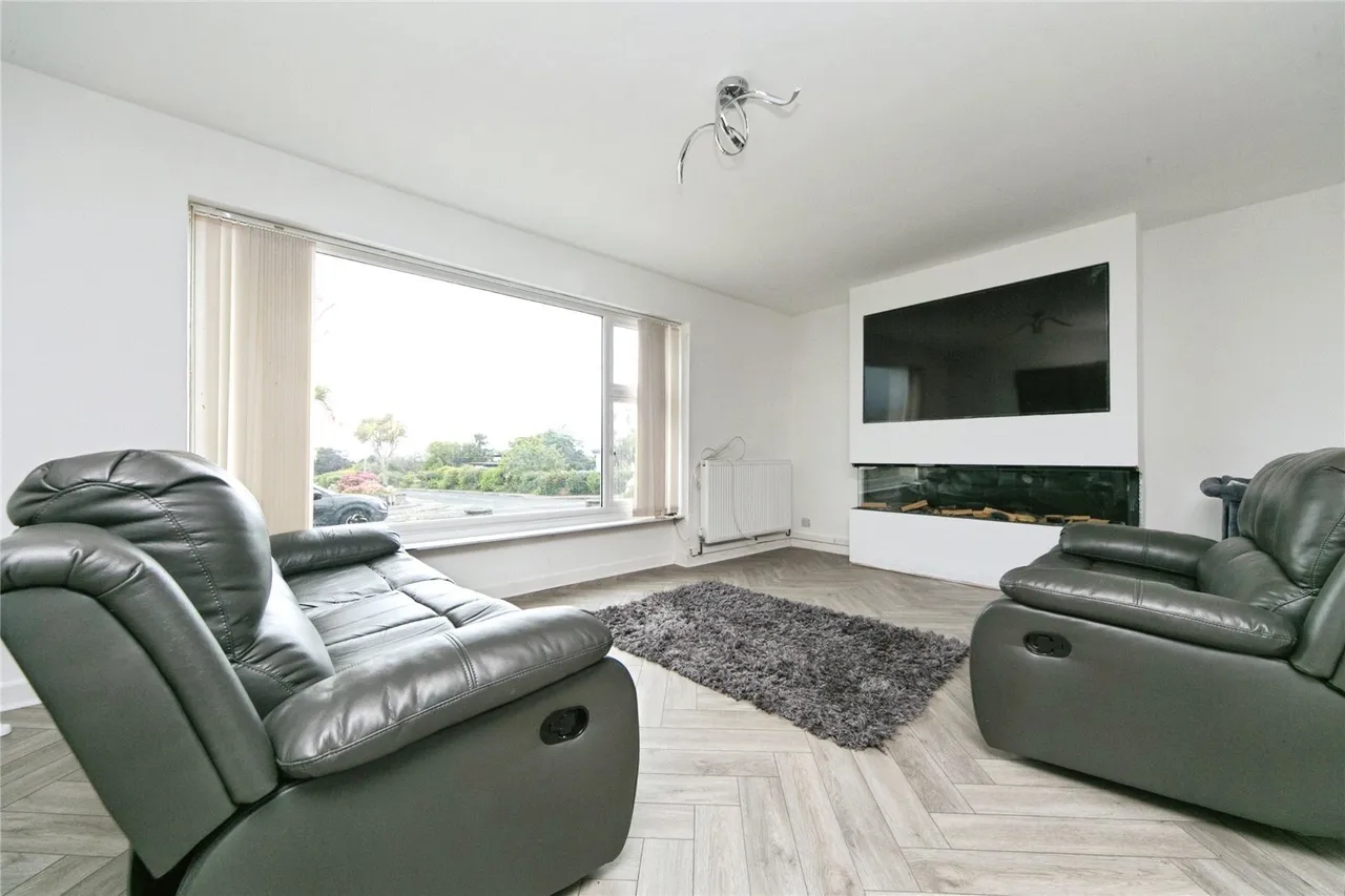 Bay View Road, Benllech, LL74, photo 3