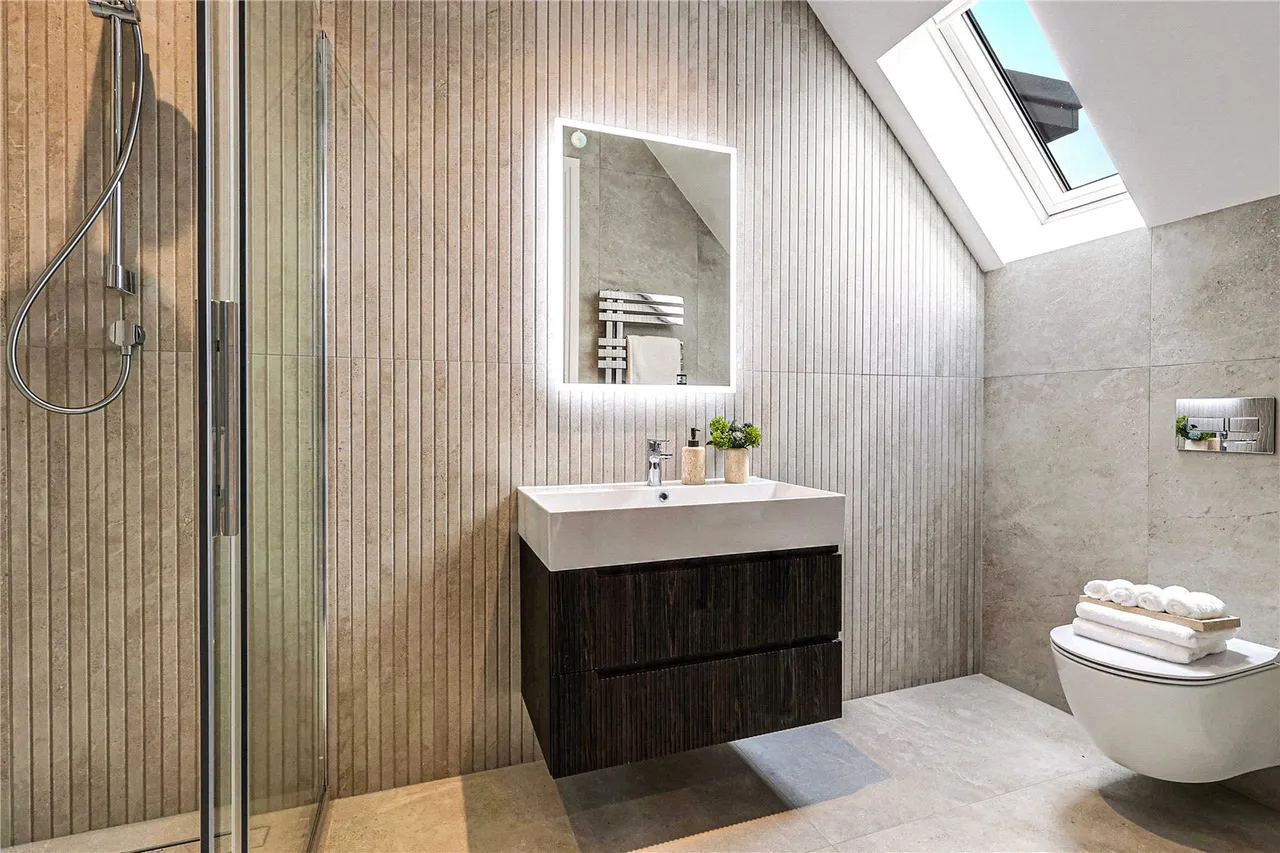 Apartment 8 Wildacre, Northwood, Hertfordshire, HA6 3EY, photo 19
