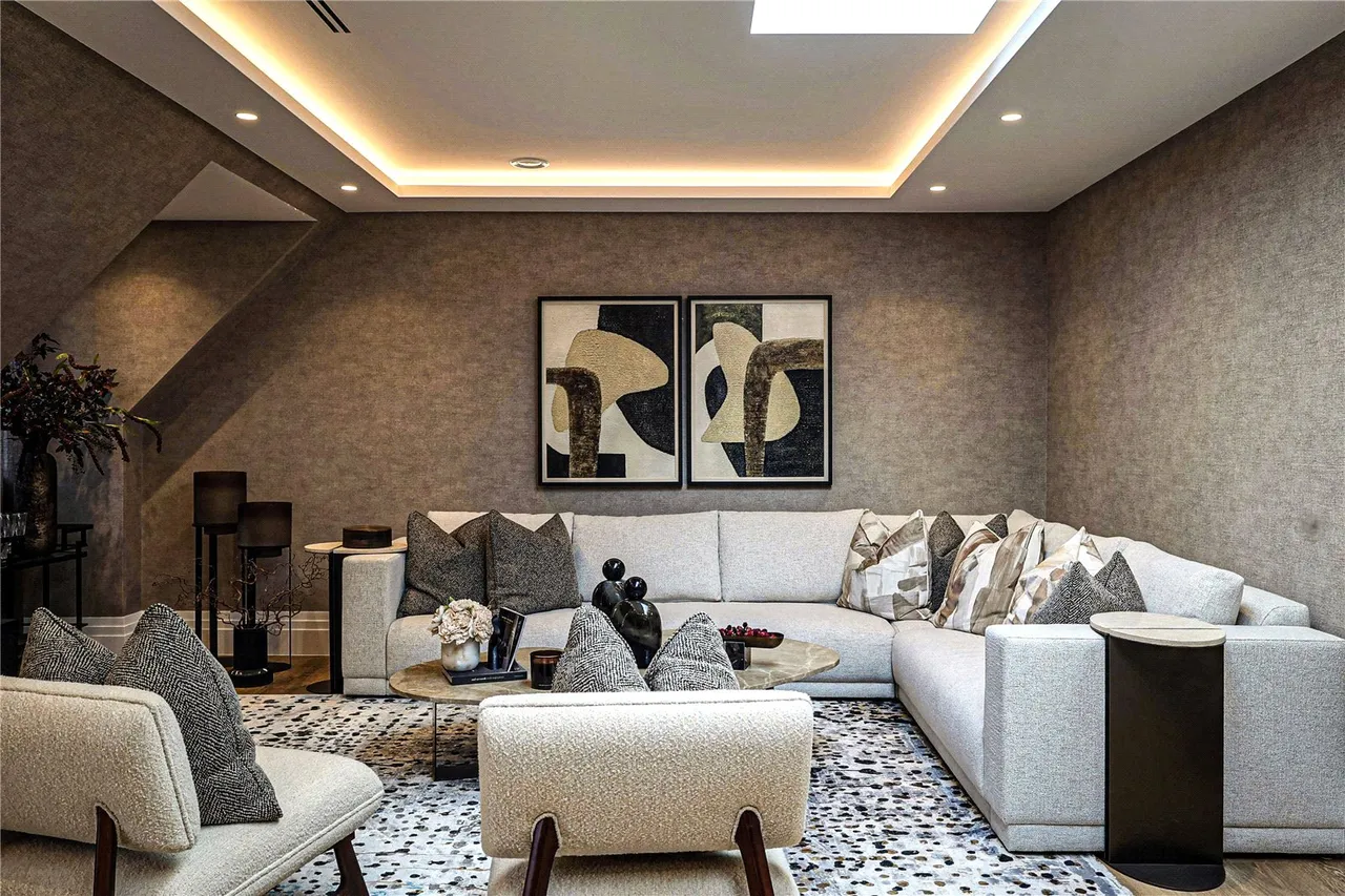 Apartment 8 Wildacre, Northwood, Hertfordshire, HA6 3EY, photo 3