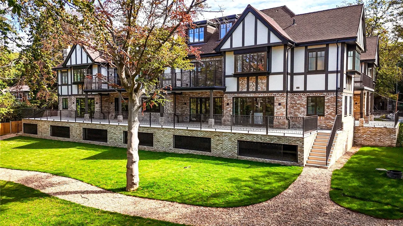 Apartment 8 Wildacre, Northwood, Hertfordshire, HA6 3EY, photo 23