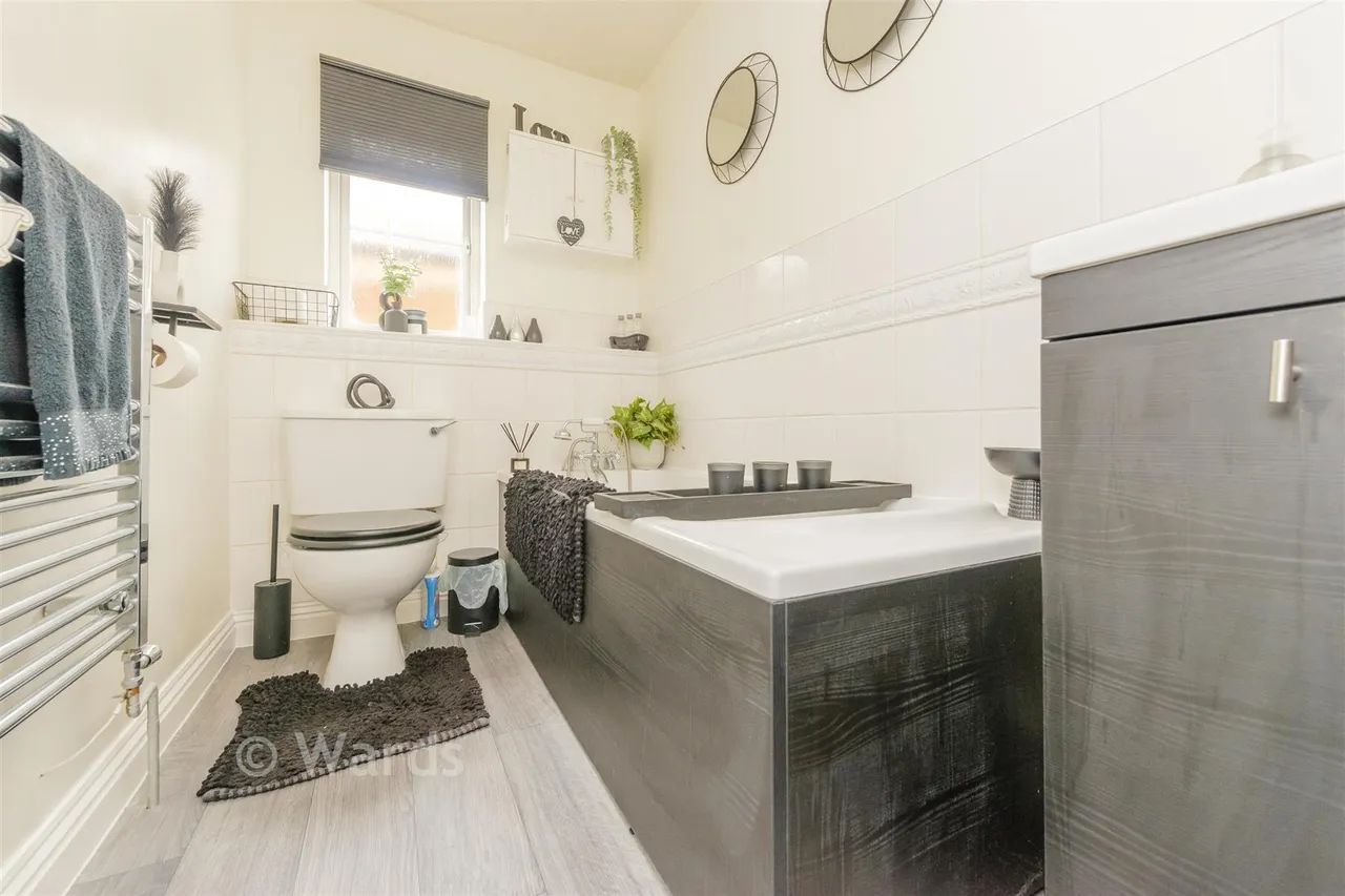 Mackintosh Close, High Halstow, ME3, photo 13
