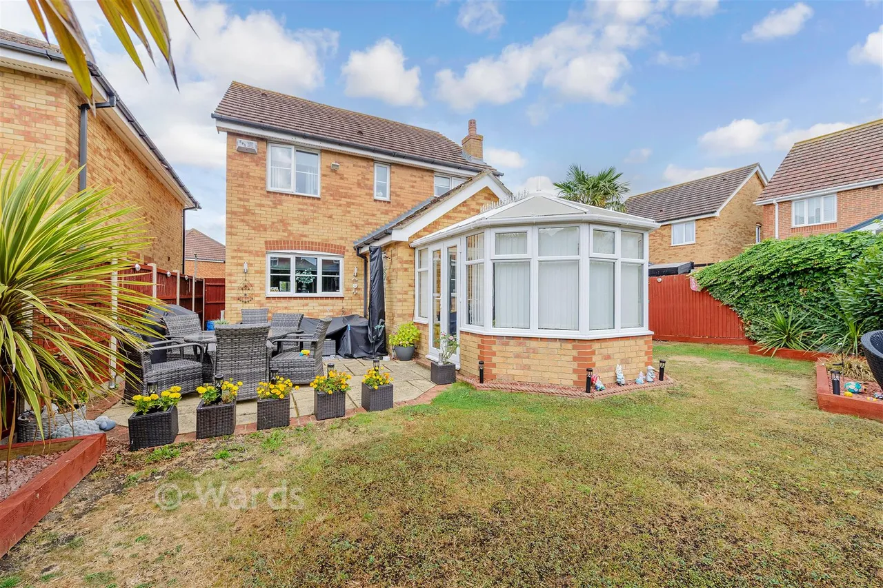Mackintosh Close, High Halstow, ME3, photo 14
